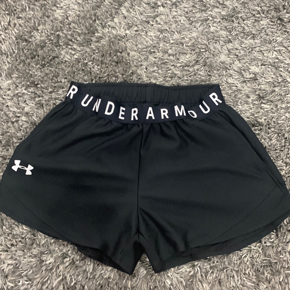 Under Armour black shorts